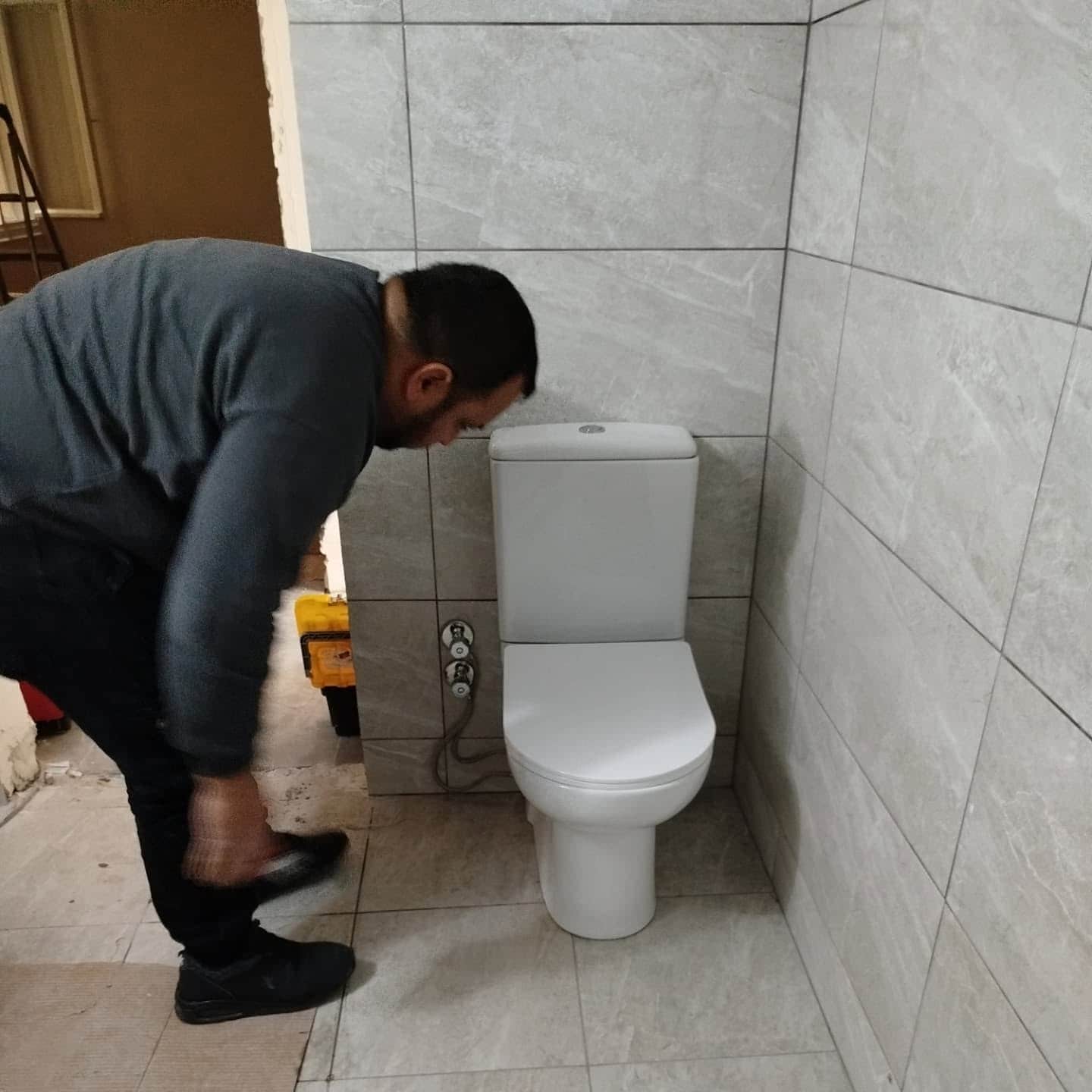 Klozet Değişimi ve Montajı tesisat çalışması 2